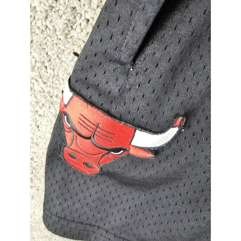 Pro Standard Chicago Bulls  NBA Finals Champions Shorts Size Small Jordan 6 Time - Picture 7 of 14